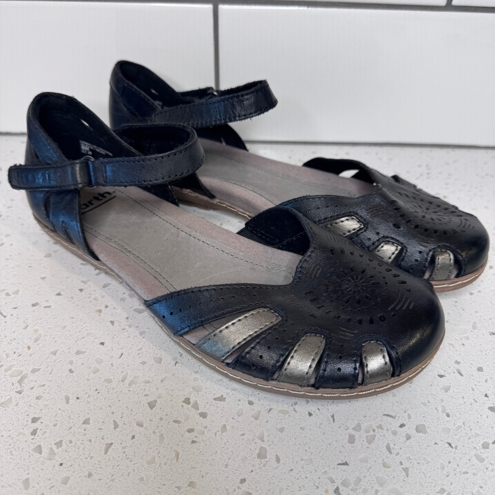 Earth Camellia Cahoon Black Leather Laser Cut Flat Sandals Womens 8 Comfort
